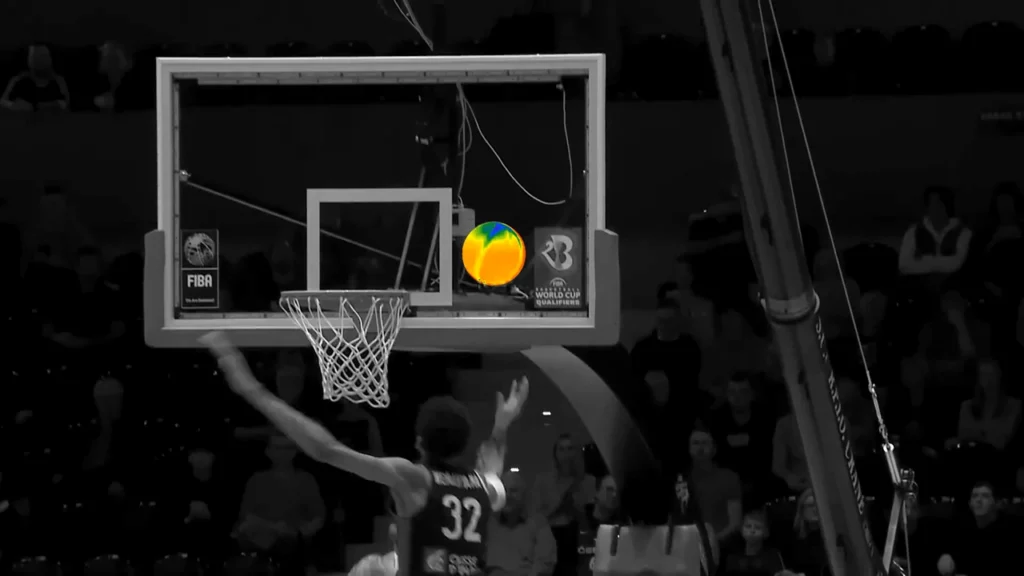 Vidéo en motion design - animation 2D - présentation du Basketball aux Jeux Olympiques de Paris 2024 - panier de basket contré par Victor Wembanyama - Spered Production Rennes Bretagne - Lenaig Boudigou